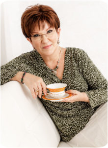 Career and Life Coach helping women face adversity with resiliency